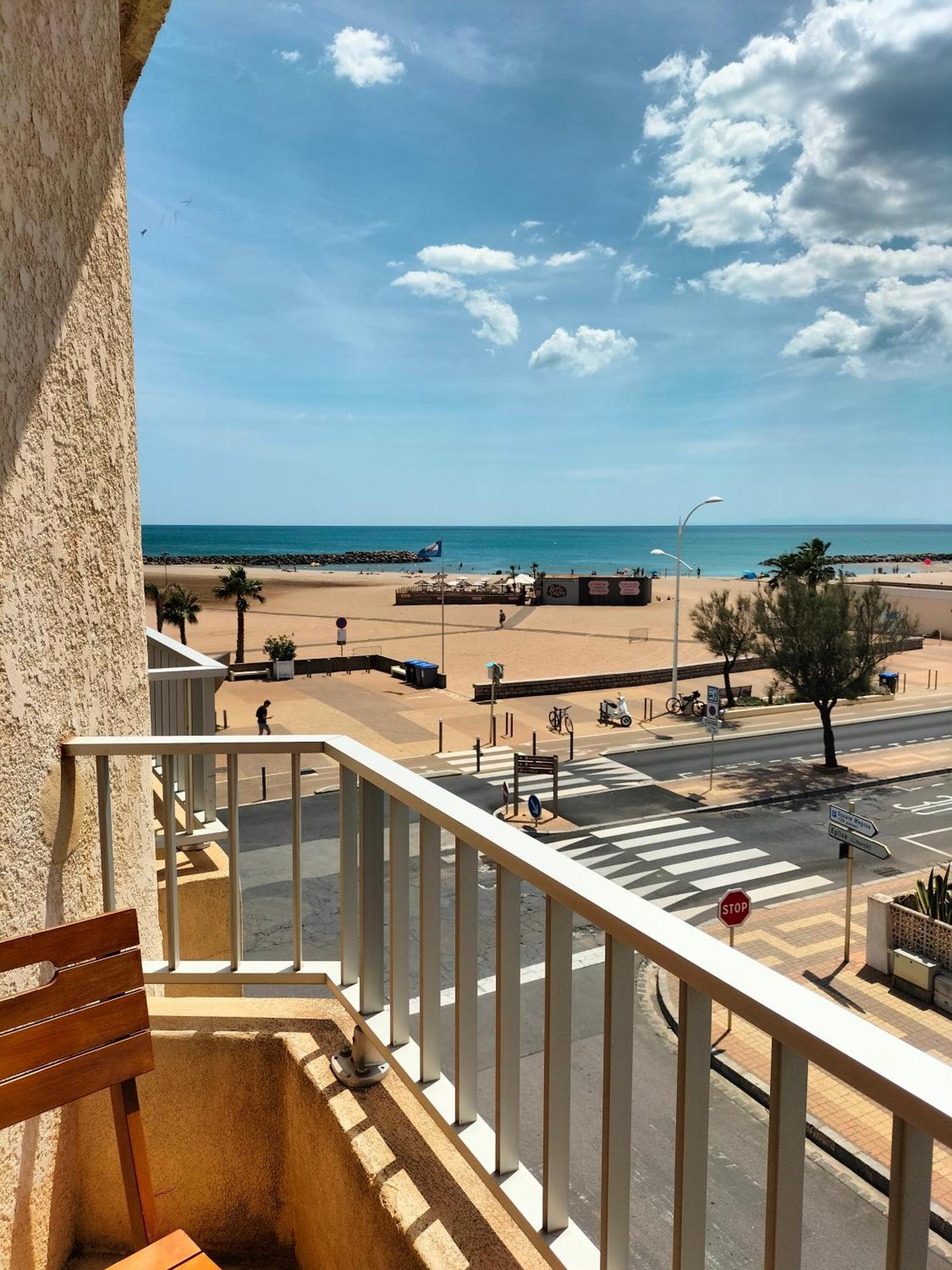 Hotel De La Mer Valras-Plage Exterior photo