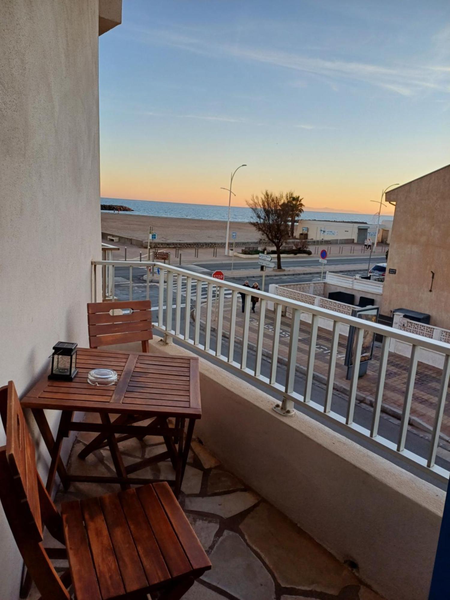 Hotel De La Mer Valras-Plage Exterior photo